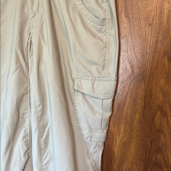 Duluth Trading Co Tan Ankle or Cropped Pants carpenter’s - Picture 4 of 6